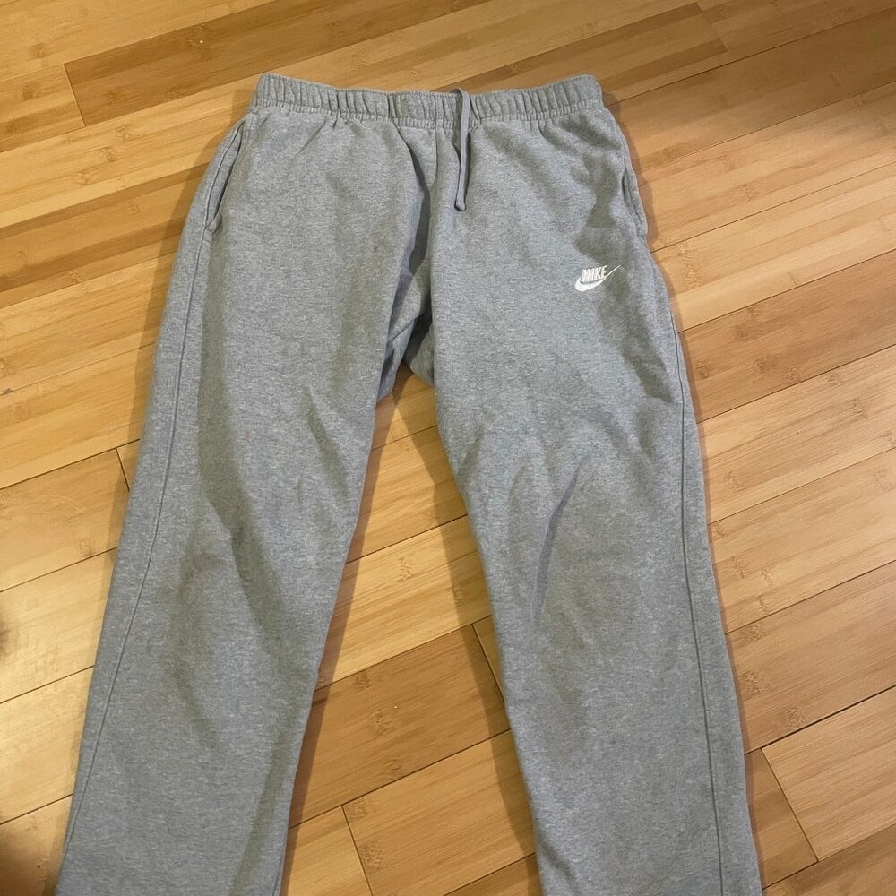 Nike Men's Grey Sweatpants